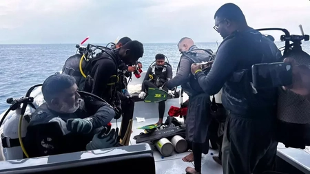 Tragedie în Maldive! Un scafandru militar a murit în timp ce încerca să recupereze trupurile a cinci turiști italieni dispăruți într-o peșteră subacvatică