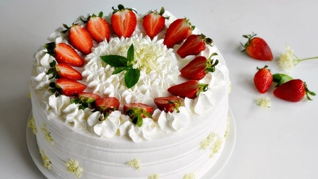 Rețeta originală de tort diplomat! Iată câteva sfaturi și trucuri pentru un desert perfect!