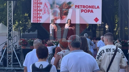 Ieșenii se bucură de joc și voie bună în parcarea stadionului “Emil Alexandrescu” din Copou. Mai mulți artiști vor urca pe scenă