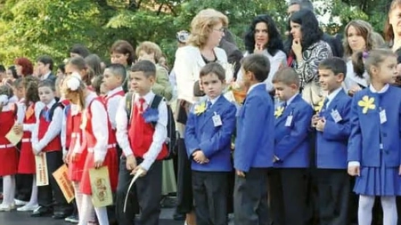 Veste proastă pentru elevi! Uniformele ar putea reveni în școli din septembrie!