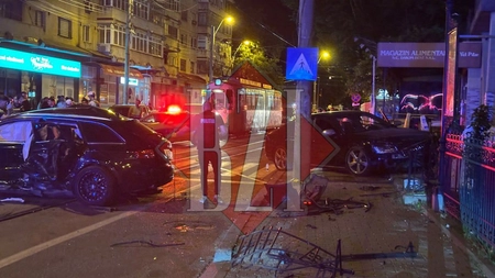 Accident rutier în Iași, pe strada Ion Creangă. O persoană a rămas încarcerată - UPDATE