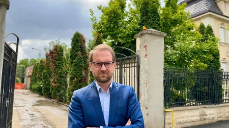 Cât de sărac este, de fapt, Dominic Fritz? Primarul care poartă aceiași pantofi are o vilă de 330.000 de euro