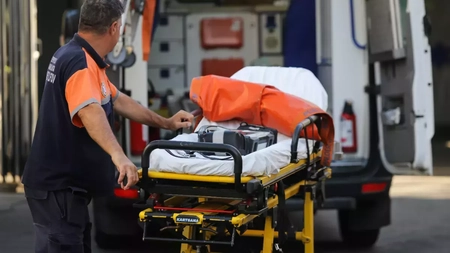 Incident șocant! O fetiță de 2 ani a căzut într-un cazan în care familia fierbea gem! 