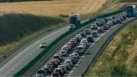 Accident pe Autostrada Soarelui, în drum spre litoral. Trei mașini implicate, doi copii au fost transportați la spital