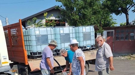 Toată comuna Aroneanu a rămas fără apă! Oamenii sunt revoltați pe ApaVital și primar