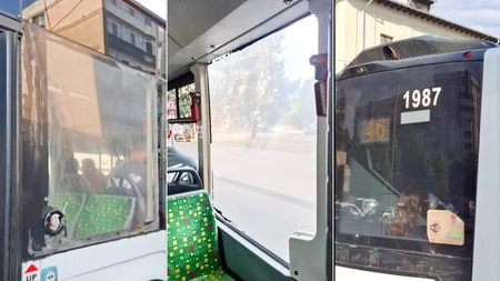Pericol pentru călători într-un autobuz de la CTP Iași! Compania a înlocuit un geam spart cu o bucată de plexiglas, care s-a desprins în mers
