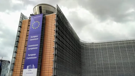 Avertisment pentru România de la Comisia Europeană după adoptarea legii decarbonizării