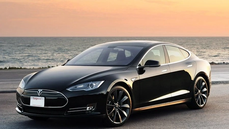 Alertă pentru șoferii Tesla! Aproape 3 milioane de mașini, rechemate în service