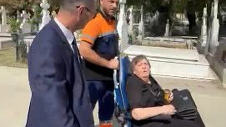 Anca Pandrea este condusă pe ultimul drum și înmormântată lângă Iurie Darie
