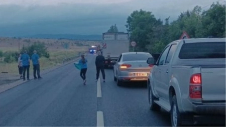 Accident grav pe DN1, sâmbătă dimineața. Patru persoane au avut nevoie de îngrijiri medicale după ce mașina a intrat într-un cap de pod