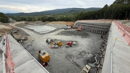 Autostrada Sibiu-Pitești prinde contur. „Cârtița” pentru tunelul de pe Secțiunea 3 intră în linie dreaptă