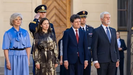 Ținuta care a atras atenția la Praga! Cum a apărut Mirabela Grădinaru alături de Nicușor Dan