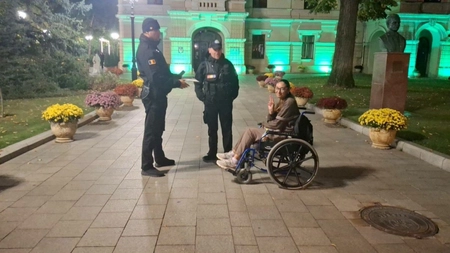 O tânără de 24 de ani din Ucraina a fost prinsă la cerșit în Iași! Fata simula că ar avea probleme de sănătate grave