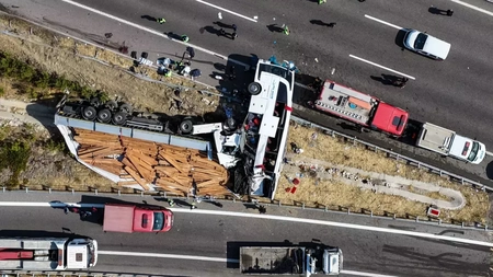 Tragedie în Turcia: 11 morți și 27 de răniți, după ce un autocar s-a izbit de un camion și s-a răsturnat