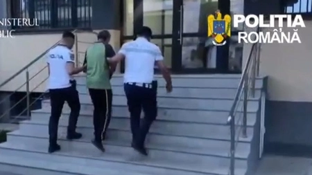 Bărbat din Olt, arestat preventiv după ce ar fi furat o mașină cu un copil de 7 ani în interior. Era băut și nu avea permis