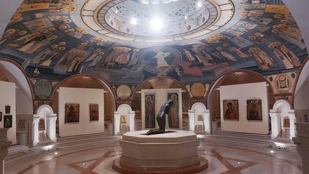 Peste 100 de opere, reunite la Iași într-o expoziție dedicată femeilor și sacrului! „Rugăciunea” lui Brâncuși, piesa centrală a evenimentului