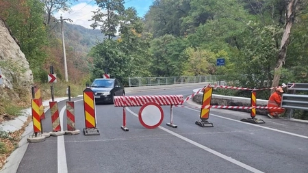 Alertă în trafic: circulația este oprită în zona Băile Herculane. Restricții pentru șoferi și pe A2 și DN 12C