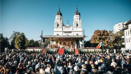 Hramul Sfintei Parascheva la Iași. Sfânta Liturghie va fi oficiată miercuri, de la ora 9:00, la Mitropolie