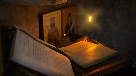 Cat de PUTERNICA este RUGACIUNEA spusa la 12 NOAPTEA: Spune-o si tu DE ACUM INAINTE
