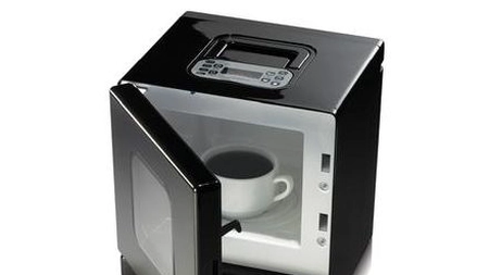 Mini cuptor cu microunde – gadget de birou