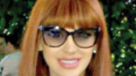 Bianca Dragusanu, freza cu breton doar in weekend