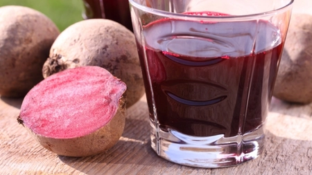 Cand si cum trebuie consumat sucul de sfecla rosie pentru a te insanatosi