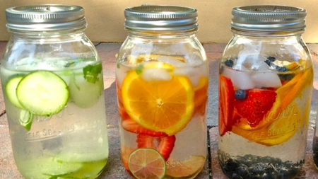 Apa infuzata cu legume sau fructe, sursa de vitamine, minerale si enzime