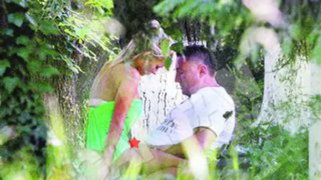 Simona Sensual, surprinsa in timpul unei partide de sex in parc - VIDEO
