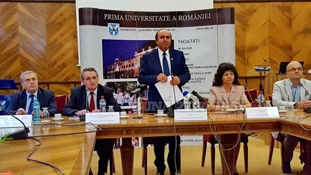 Noii prorectori, prezentati oficial la Universitatea Cuza din Iasi - FOTO,VIDEO