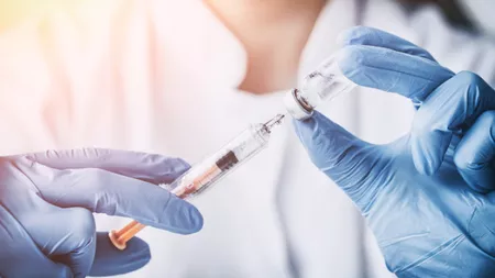 Italia se pregătește pentru vaccinul anti COVID-19: Cumpără la licitație 100 de milioane de seringi