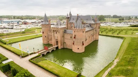 Castelul Muiderslot, cel mai faimos castel medieval din Olanda