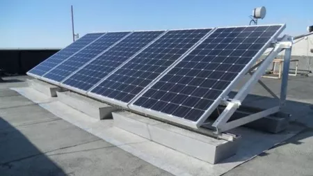 Primarii mai pot solicita banii disponibili în programul pentru panouri fotovoltaice