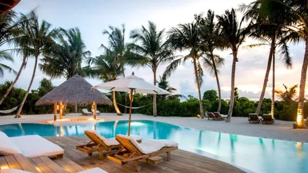 Cea mai scumpă vacanță plătită de ieșeni în această perioadă! Un cuplu a plătit o sumă uriașă pentru a petrece sărbătorile într-un resort de lux din Maldive