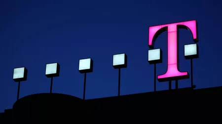 Opriți bătaia de joc! Clienții Telekom au rămas cu buza umflată! Au plătit pentru servicii care au fost eliminate. Zeci de reclamații depuse la OPC