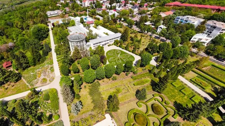 Investiție de sute de mii de lei, în Grădina Botanică din Iași! Realizarea unui vivariu cu expoziții permanente de păsări rare, exotice și decorative, reptile și pești