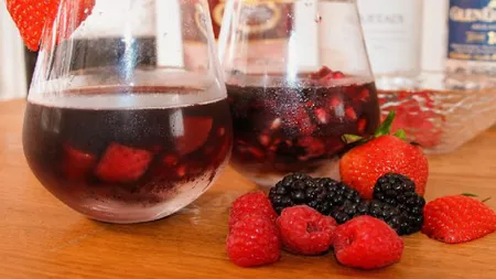 Băutură aromată - Cocktail cu fructe de pădure