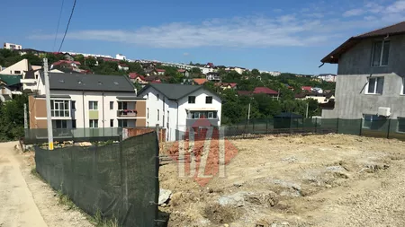 Scandal imobiliar în comuna Rediu! Un bloc apare în geamul vecinilor. Investitorul spune că a respectat toate legile - FOTO