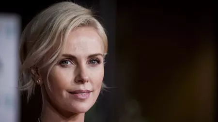 Charlize Theron, la 45 de ani. Cum arăta în tinerețe actrița