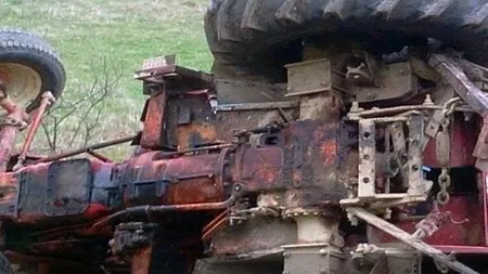 O minoră a murit după ce un tractor a căzut pe ea