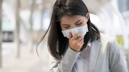 Masca de protectie duce la respiratie urat mirositoare?