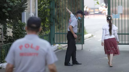 Cum a venit îmbrăcată azi, în prima zi de şcoală, o elevă de la Liceul Tudor Vianu din Bucureşti. Reacţia paznicului când a văzut-o