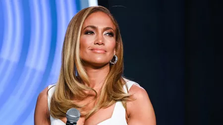 Cum arată Jennifer Lopez în bikini la 51 de ani. Diva latino a făcut senzație la plajă