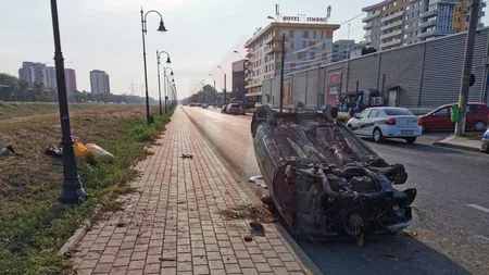 Incident ciudat în Iași! A abandonat o mașină pe care o ducea la fier vechi în mijlocul drumului