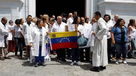 Medicii sunt trimiși să trateze bolnavi de COVID-19 fără mănuși sau măști de protecție în Venezuela