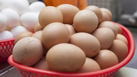 Cât sunt valabile ouăle de la ţară. Trucuri - VIDEO