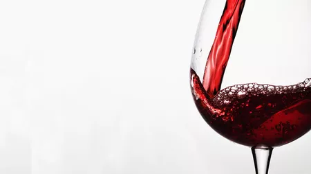 Consumul a două pahare de vin înainte de culcare are beneficii incredibile