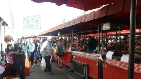 Piețele din Iași, verificate de inspectorii Direcției Agricole. Specialiștii din domeniul agricol verifică documentele producătorilor care vând marfa în piețe