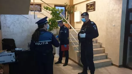 Un tânăr infectat cu COVID prins de poliţişti în timp ce se distra în barurile din localitate