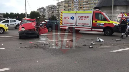 LIVE VIDEO - Accident rutier grav pe pod Alexandru. În urma coliziunii a trei autovehicule, s-au înregistrat victime - EXCLUSIV/ GALERIE FOTO/ UPDATE