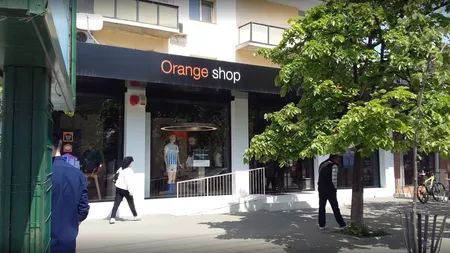 Orange România bagă pe gât abonamente clienților din Iași! O femeie a plătit 2 ani pentru un telefon pe care nu l-a avut. A fost păcălită pe ultima sută de metri